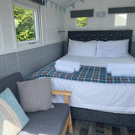 Estuary View - Cosy Shepherds Hut キングスブリッジ エクステリア 写真